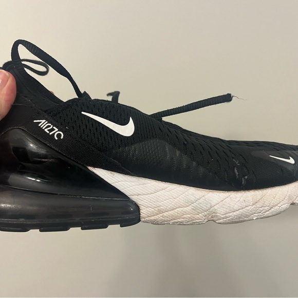 Nike Women’s Air Max 270- good used condition size 9 - Picture 5 of 9